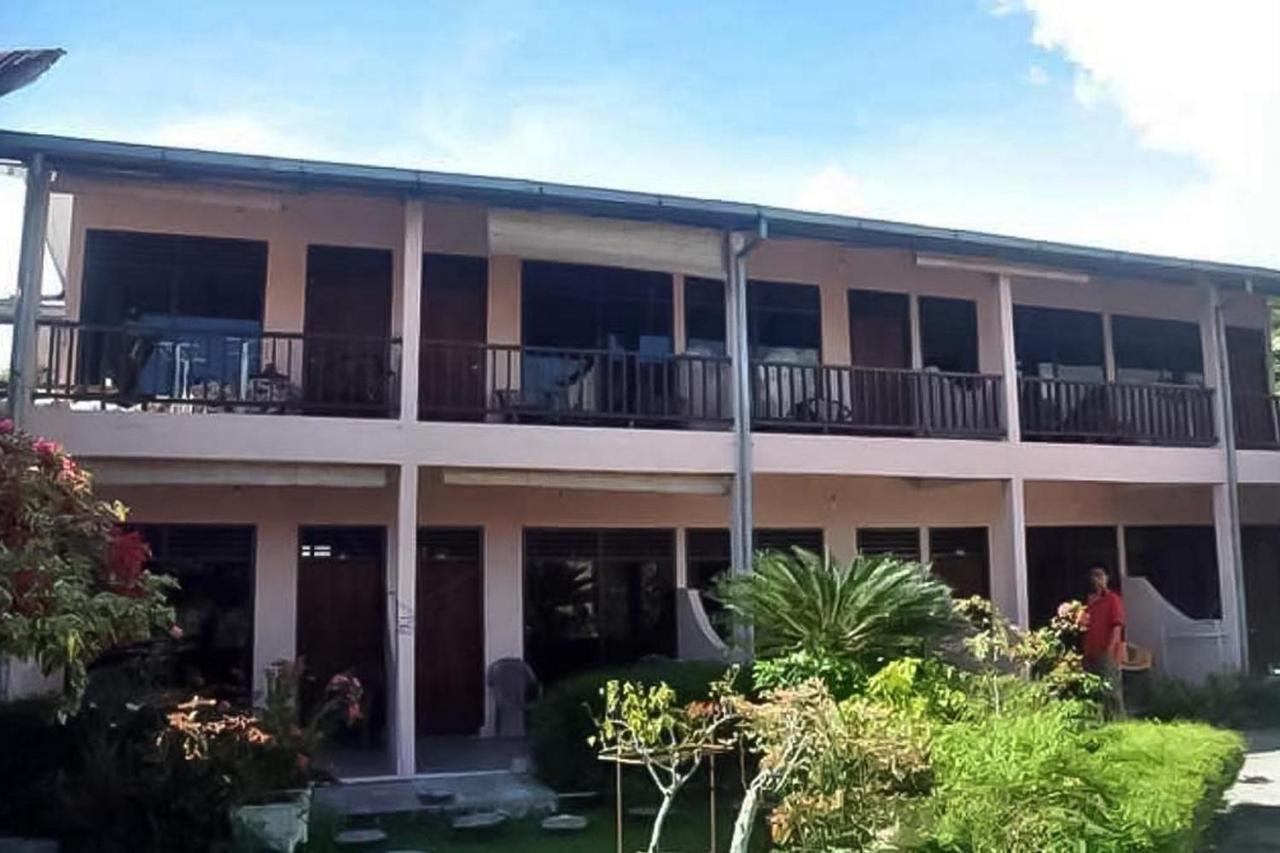 Bernard Guest House & Resto Redpartner Ambarita Luaran gambar